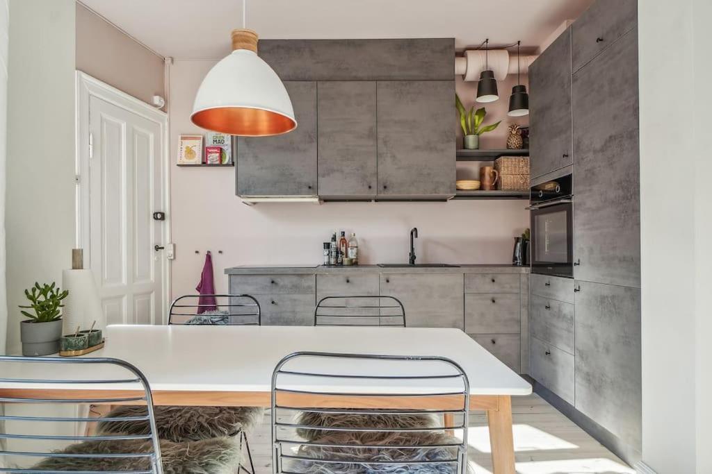 Nyistandsat 1br I Hjertet Af Norrebro Copenhague